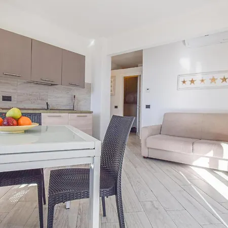3 Bedroom Pet Friendly In 아파트 모네글리아